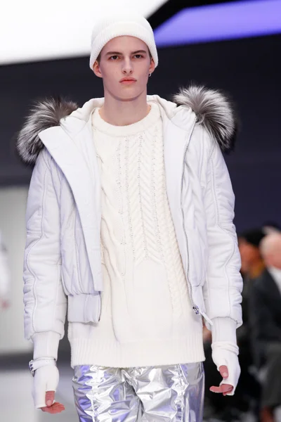 Look 19